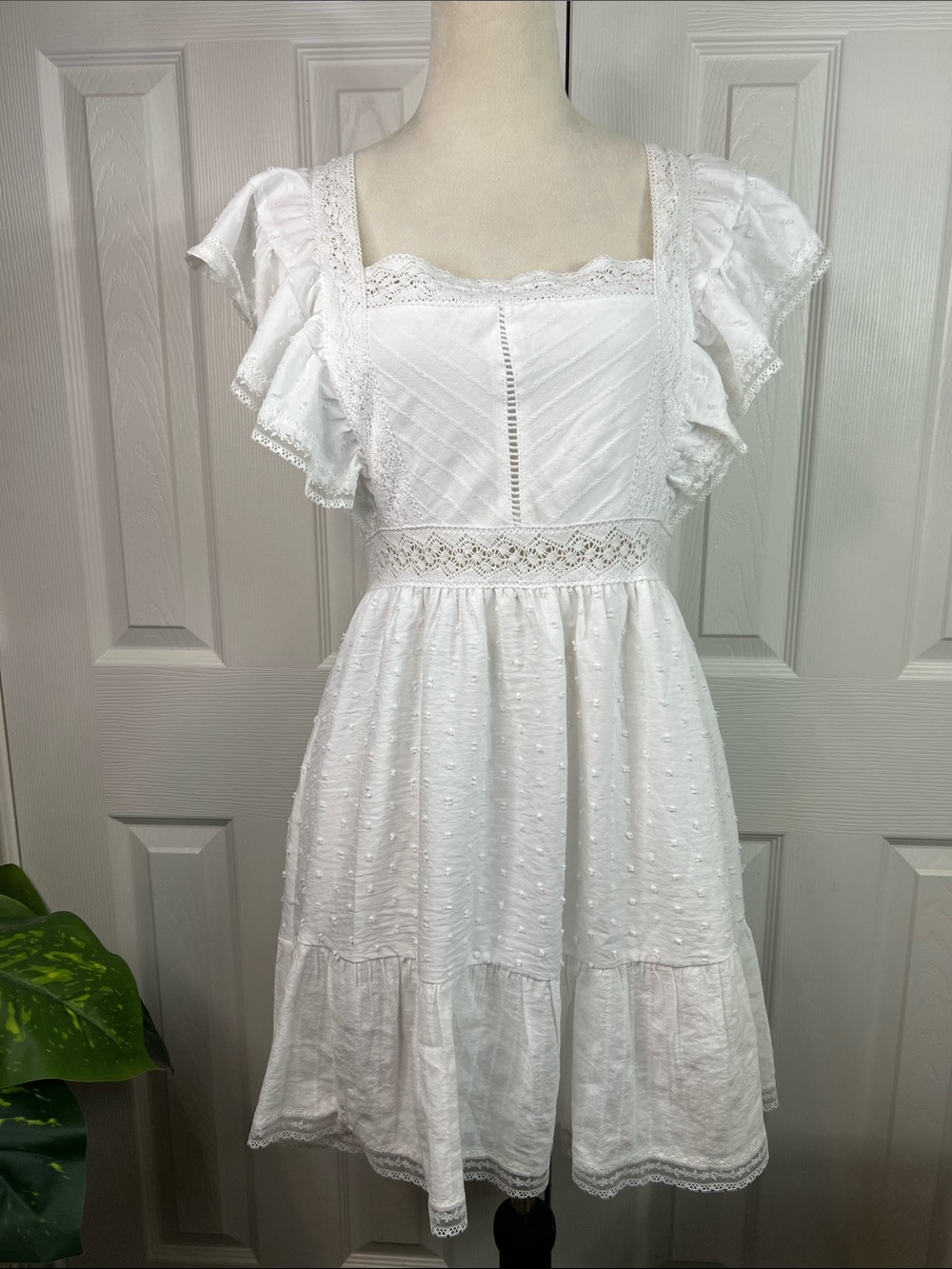 Francesca's Collections Addie Lace Hem Embroidered Mini Dress Size M - Picture 4 of 12
